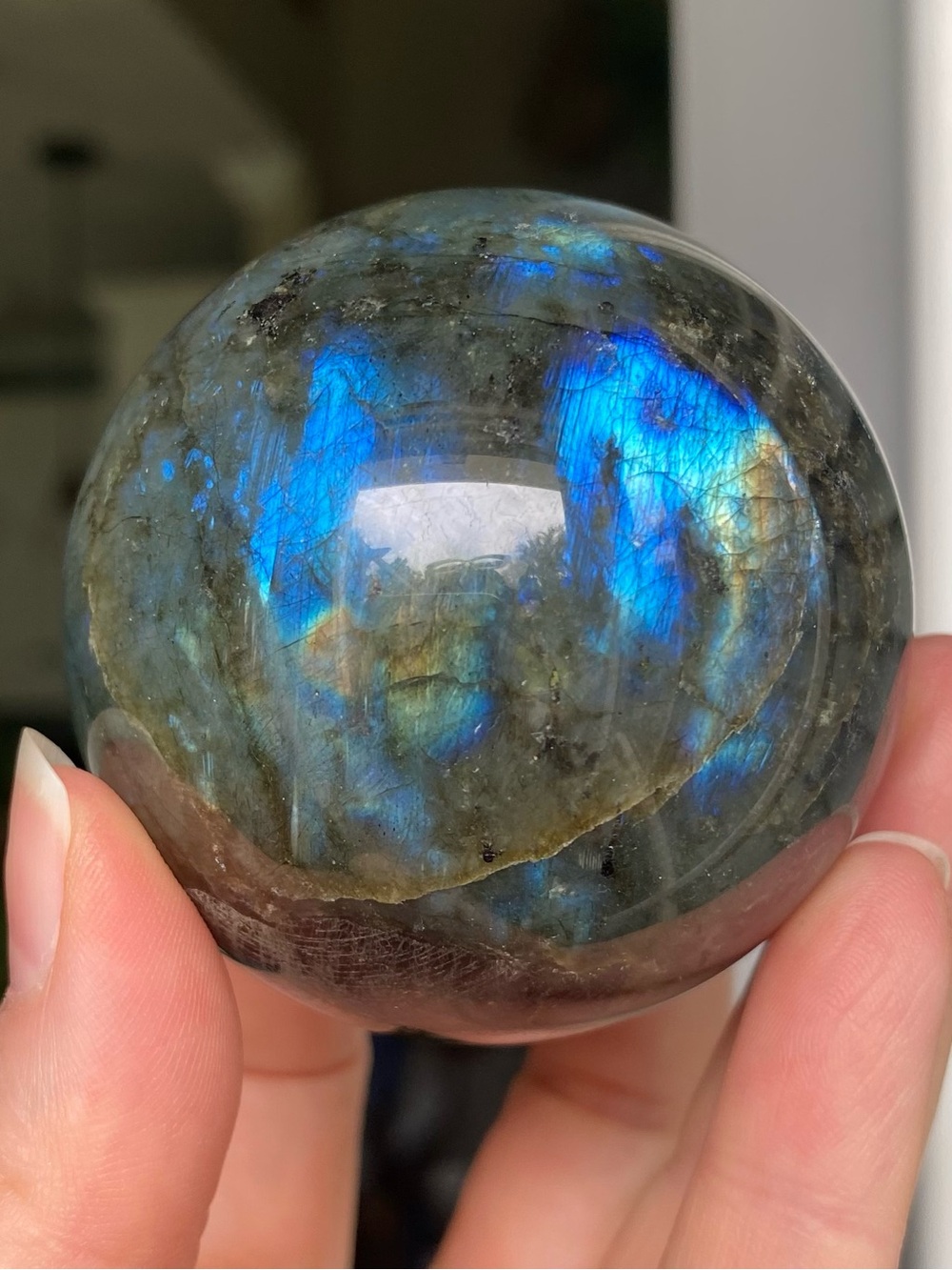 ✨ 2.22” High-Grade Labradorite Sphere ✨ - Picture 7 of 13